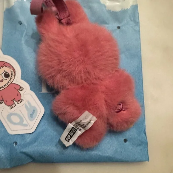 Authentic THE MONSTERS Labubu Pin for Love Letter “Q” - Vinyl Plush Pendant - Picture 5 of 8